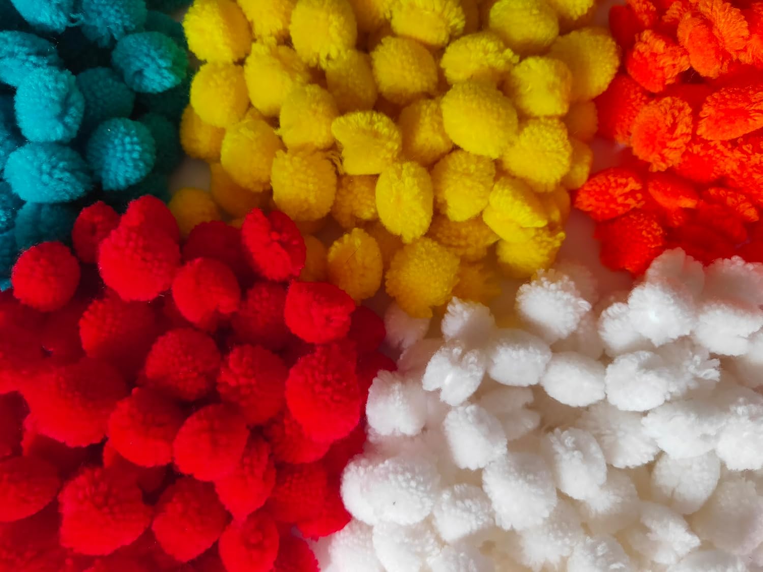 Rainbow Junction® 200pcs Round Shaped, Soft Fluffy Pompom for Art and Craft, Party Decoration, Kids Craft Project (Multicolour, 2cm)
